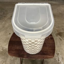 Dog Food Holder
