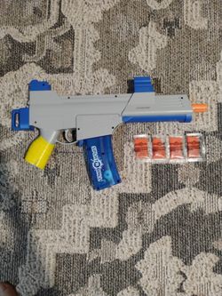 Splat ball gel blaster comes with 2000 beads and charger