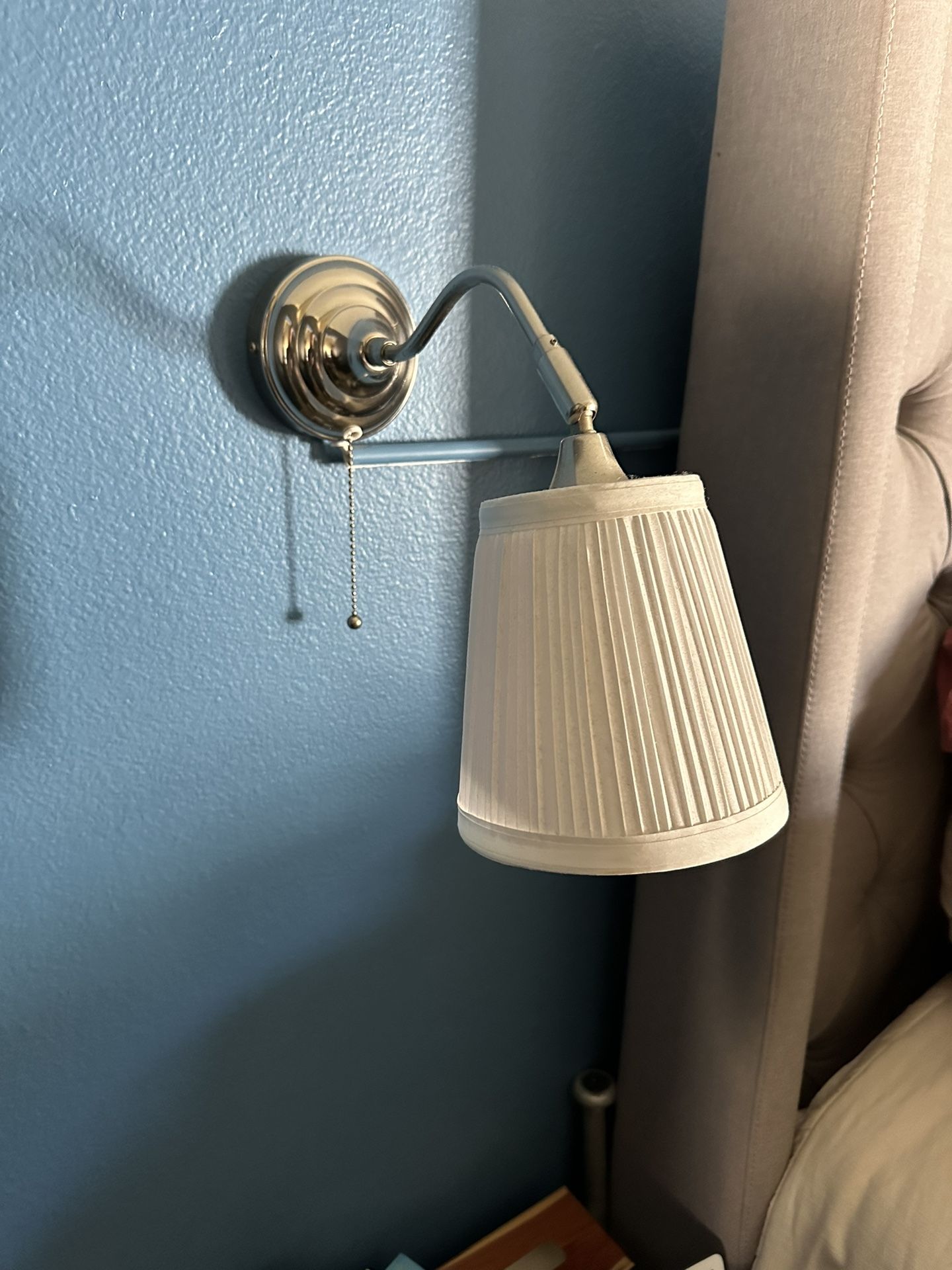 5 Wall Mounted/Corded Lights