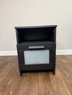 HARDWOOD NIGHTSTAND WITH DEEP DRAWER