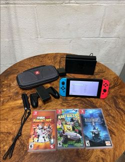Nintendo Switch Console Bundle + 3 Games + Carrying Case | Excellent Condition 🎮