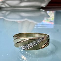 14kt Yellow Gold .15ct Diamond Mens Wedding Band/Ring “L@@K”