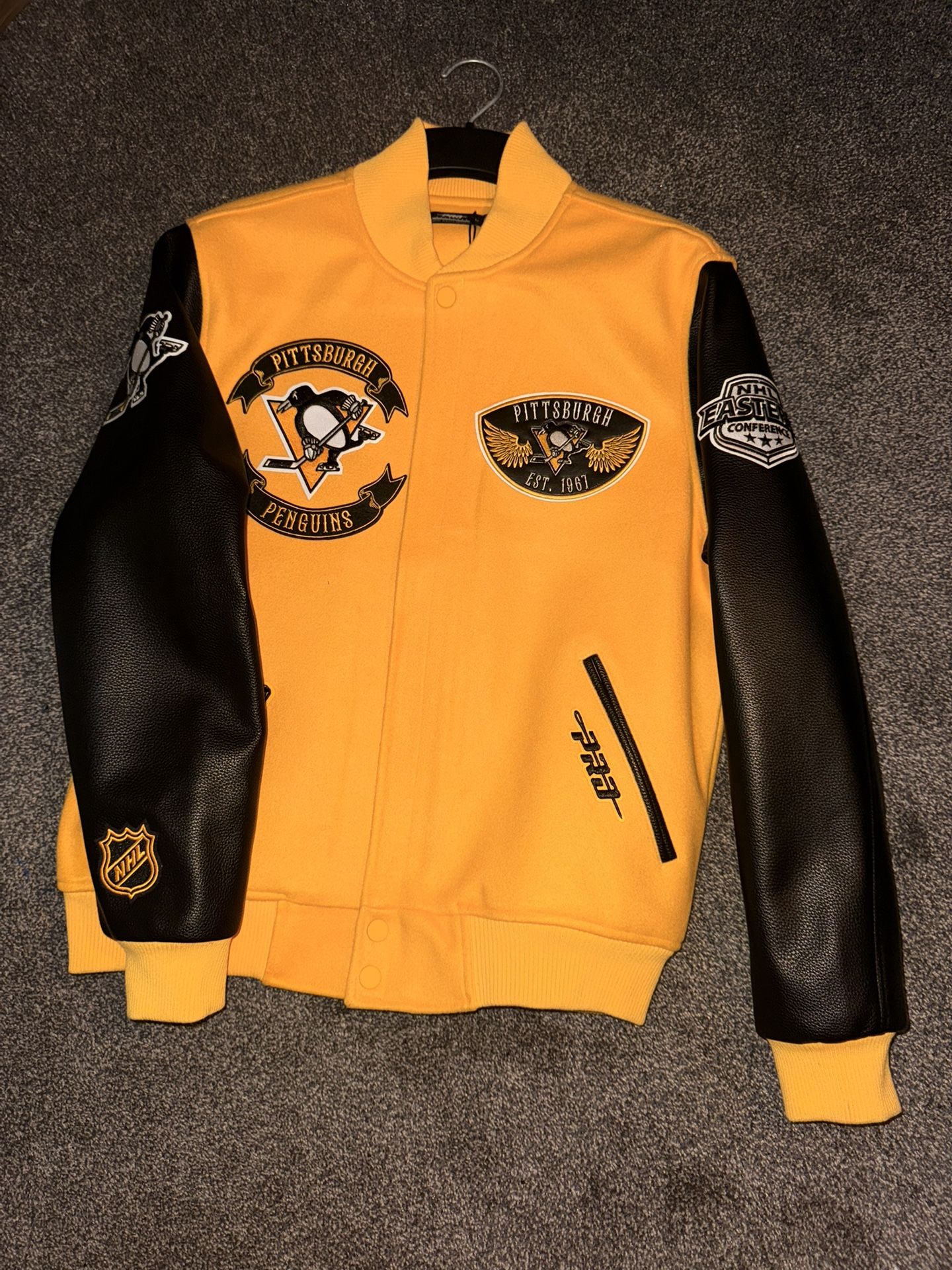 Pittsburgh Penguins Pro Standard Varsity Jacket – Size L 🔥