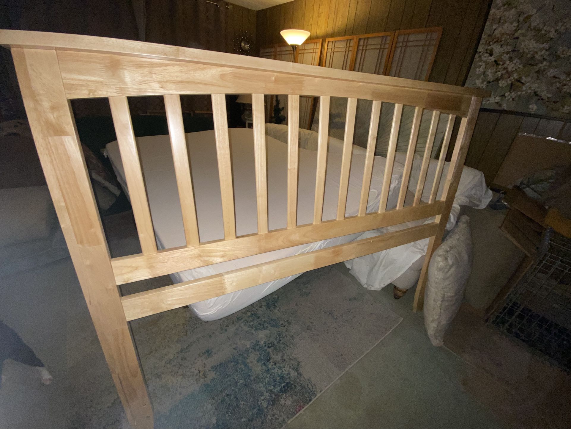 The Headboard Queen Like New 