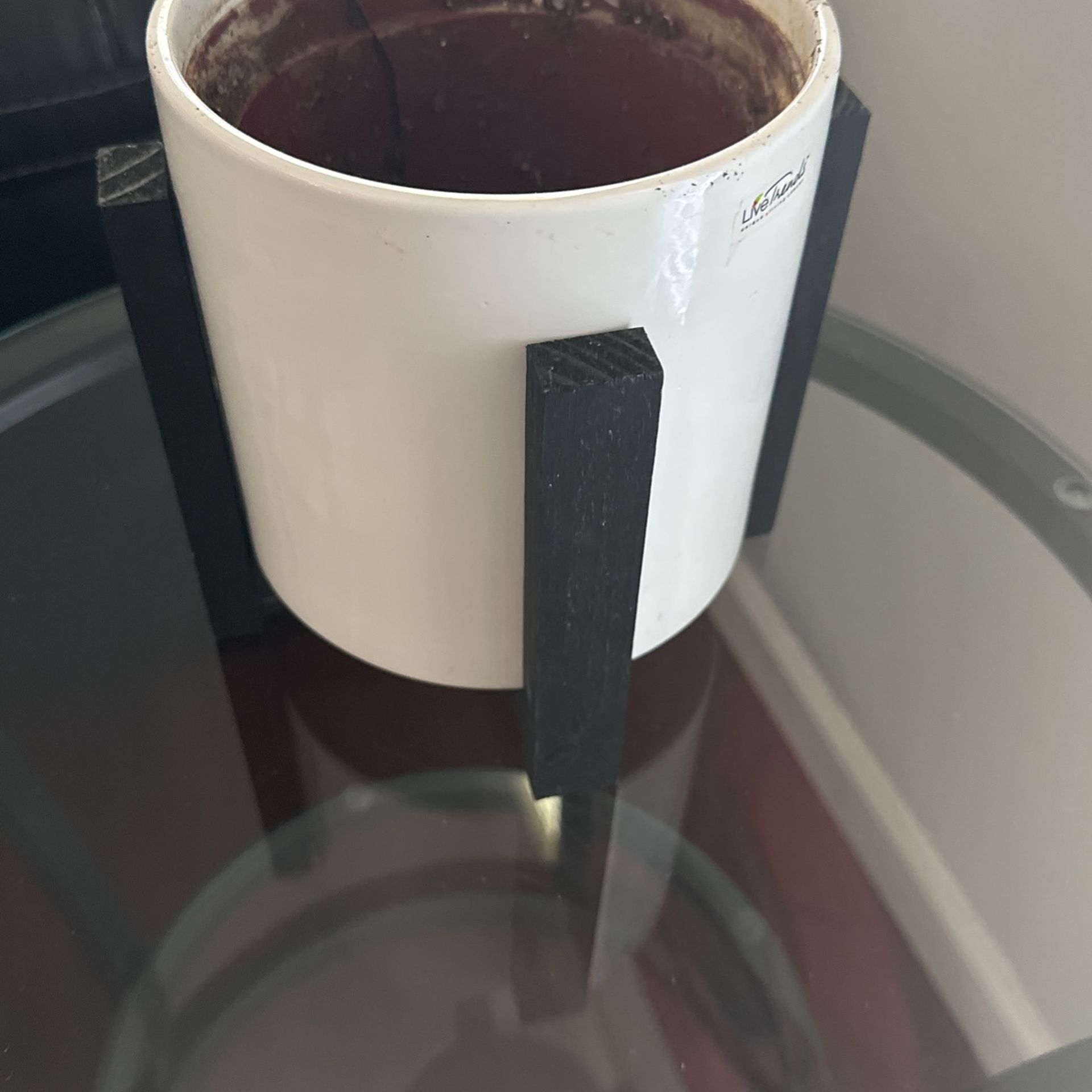 Planter With Wood Stand the size is included with the pictures with the measuring tape