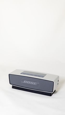 Bose SoundLink Mini (Original) — Excellent Condition, Includes Cradle & Charger