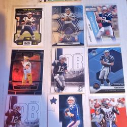 Lot Of 20 Random TOM BRADY PATRIOTS AND BUCS FOOTBALL CARDS ALL FOR $20