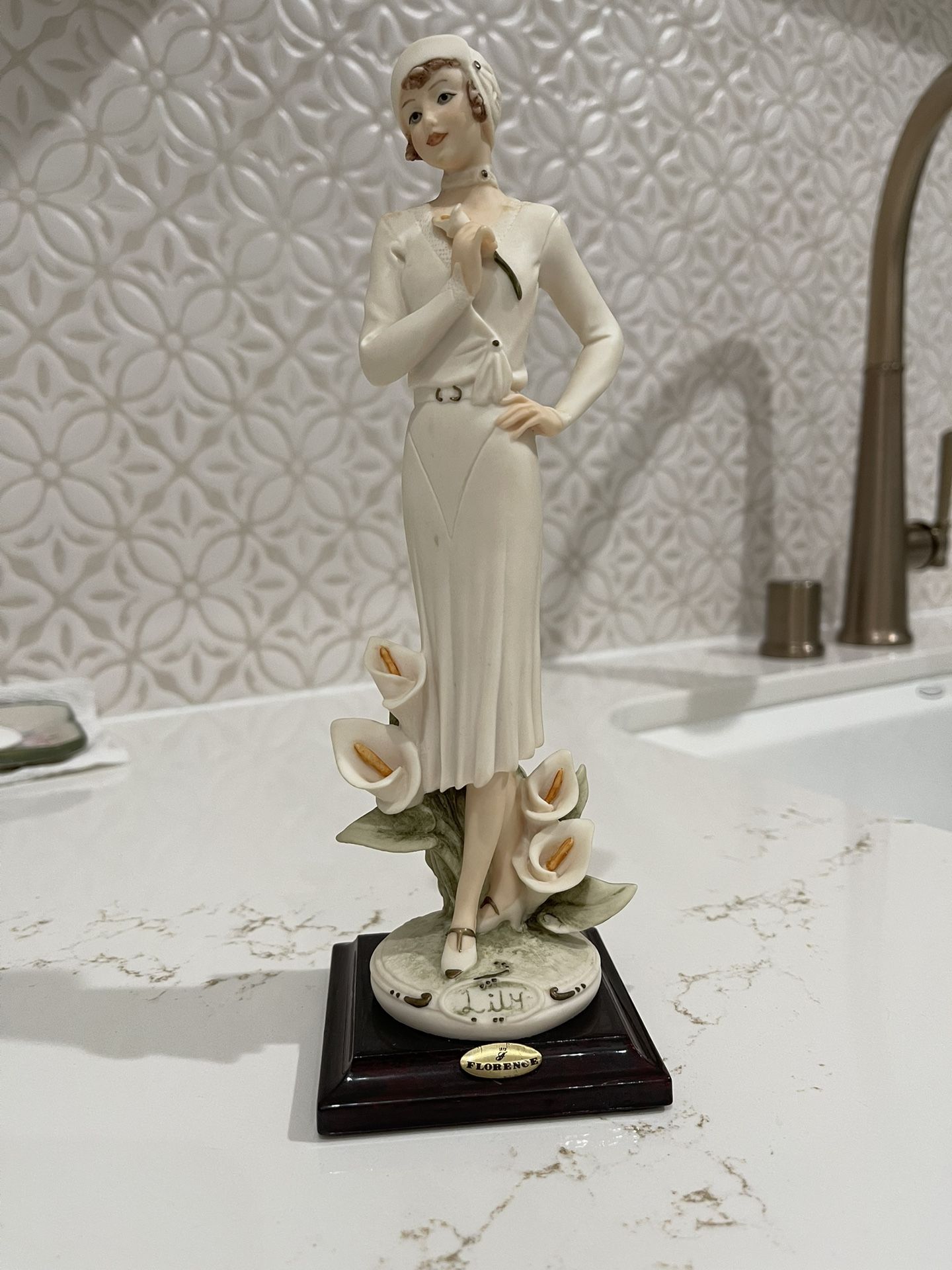 Florence Giuseppe Armani Figurine Daffodil 0354F Beautiful Perfect Condition