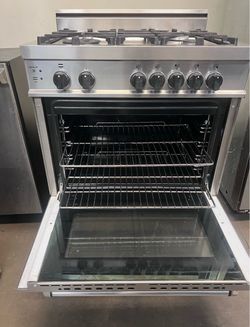 🔥 Bertazzoni 30” Professional Gas Range – Stainless Steel – $3,000