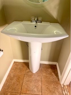 WaterRidge White Pedestal Sink with Faucet
