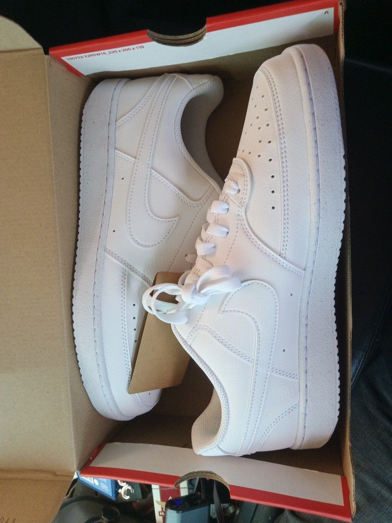 Nike Court Low