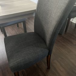 4 Chairs 