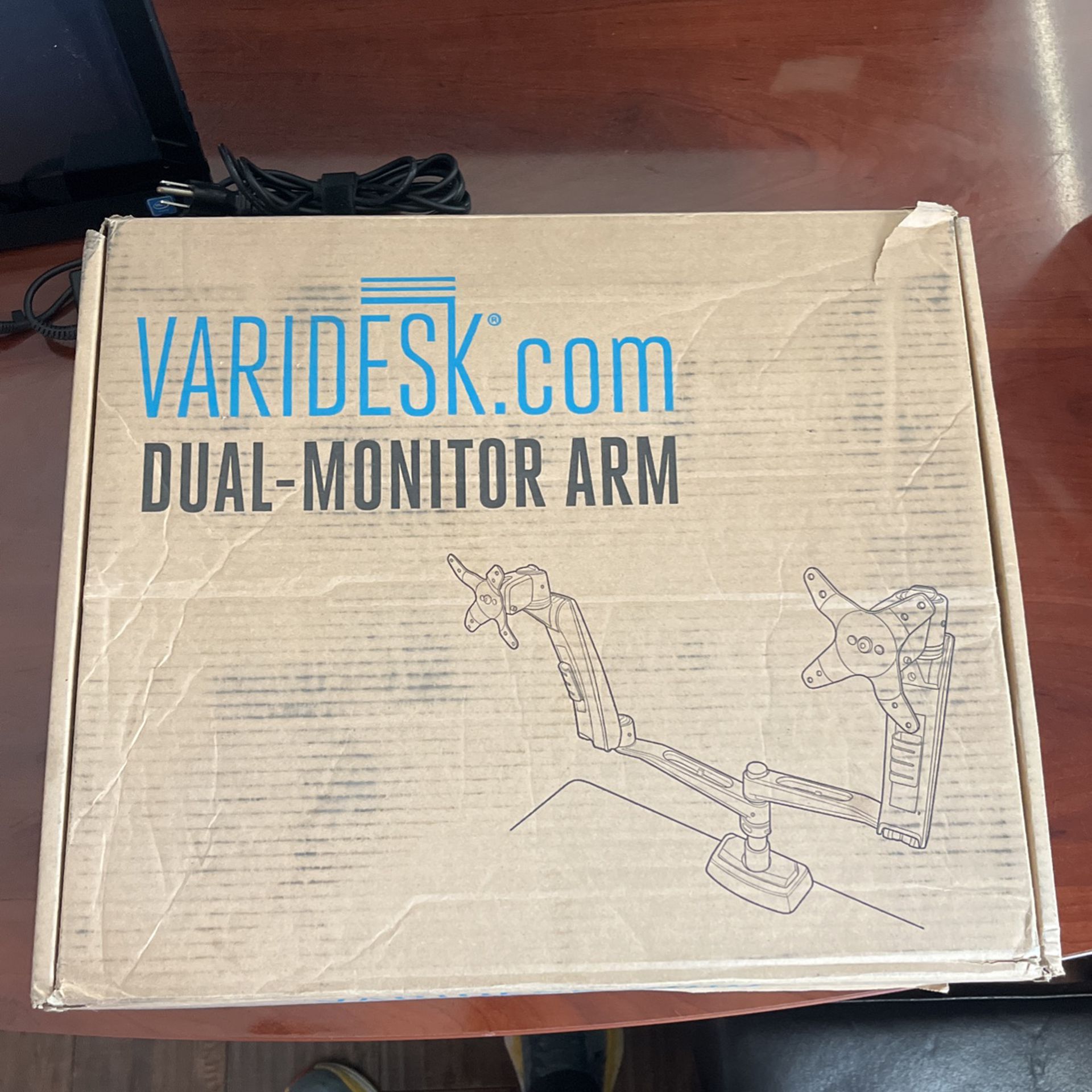 Dual-Monitor Arm 