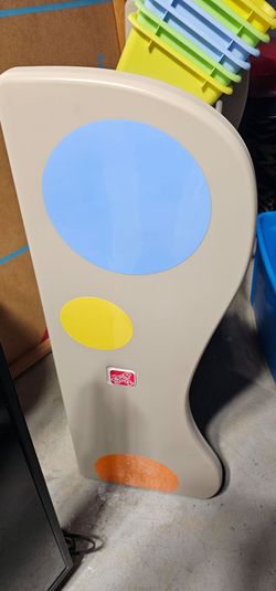 STEP 2 shelf with bins
