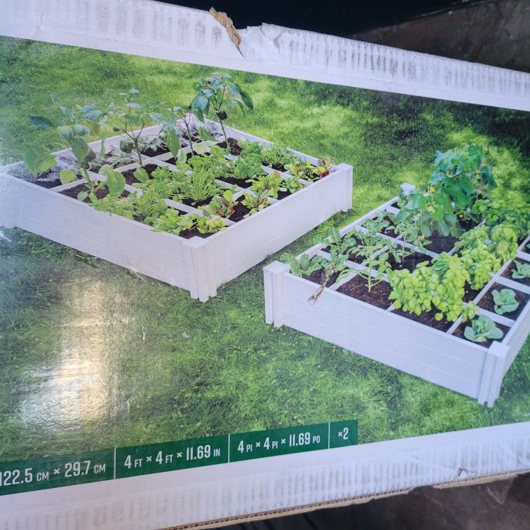 Vinyle Raise Graden Bed Brand New ...2 Sets