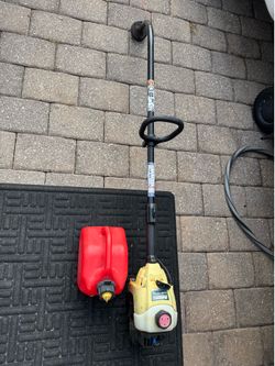 Bolens 17” Cut 31 cc Weed Trimmer Untested Needs a new primer bulb Comes with gas can