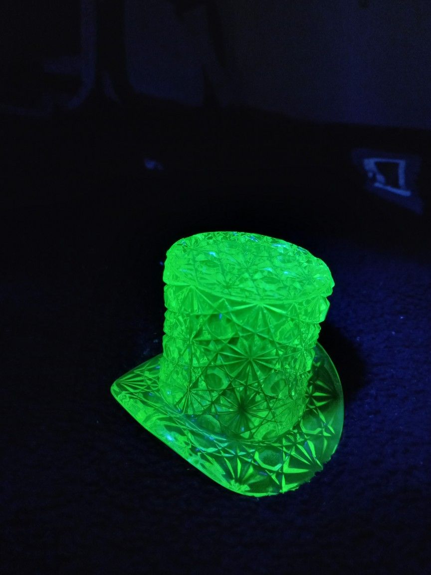 Uranium Top Hat Toothpick Holder