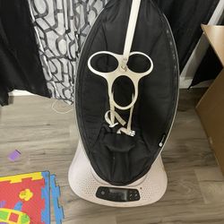 4 Moms Swing $65 OBO