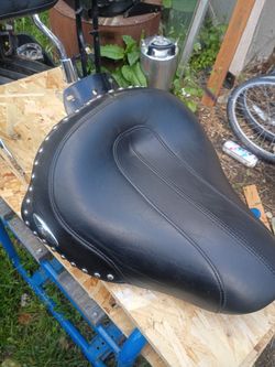 Heritage Softail  Seat and Sissy Bar