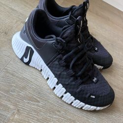 Nike Free Metcon 5 Shoes - Size 9 Women’s