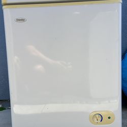 Dansby 3.8 Cubic Feet Chest freezer
