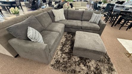 SECTIONAL WITH OTTOMAN
