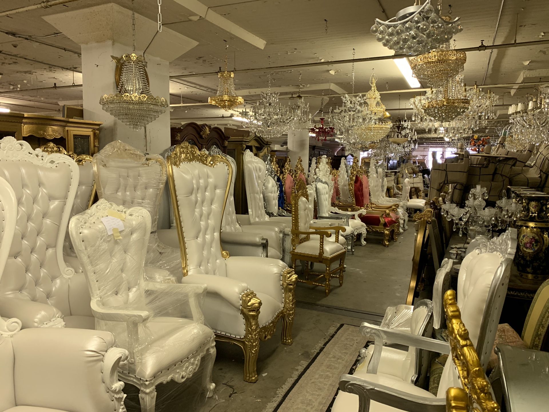Beautiful throne bench.$1200. Best offer