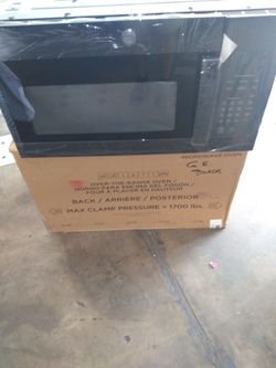 G.E. 17 cu. ft. 30 in. W. Over-the-Range Microwave Oven with EasyClean 
 IN BLACK
NEW