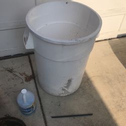 44 Gal Trash Can