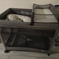 Halo Play Pen /Diaper Changer 