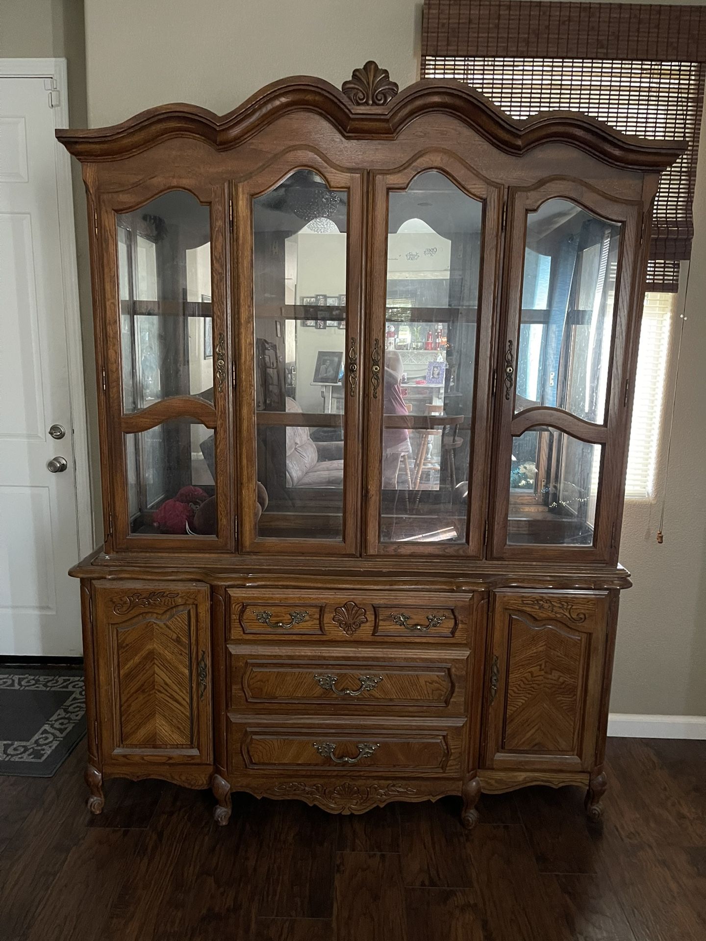 Hutch/Cabinet