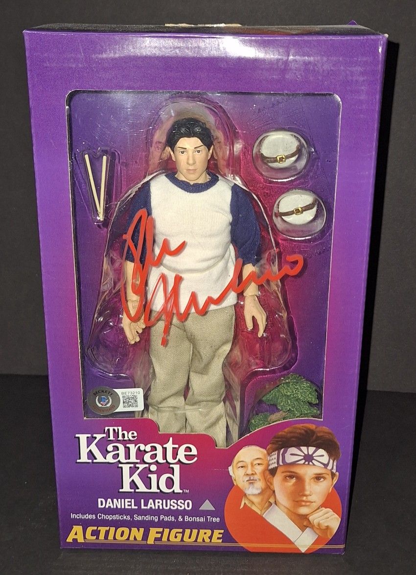 🔥 Ralph Macchio autographed action figure Beckett COA 🔥
