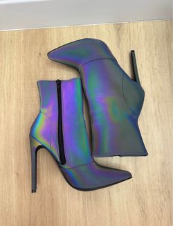 Steve Madden Glow Boots ✨