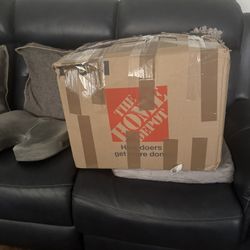 Mystery Box, all new, more than 50 items, clothing and much more.