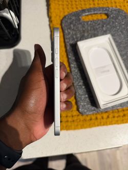 Apple iPhone – White, Open Box
