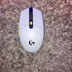 Logitech G305 LIGHTSPEED Wireless Gaming Mouse, White