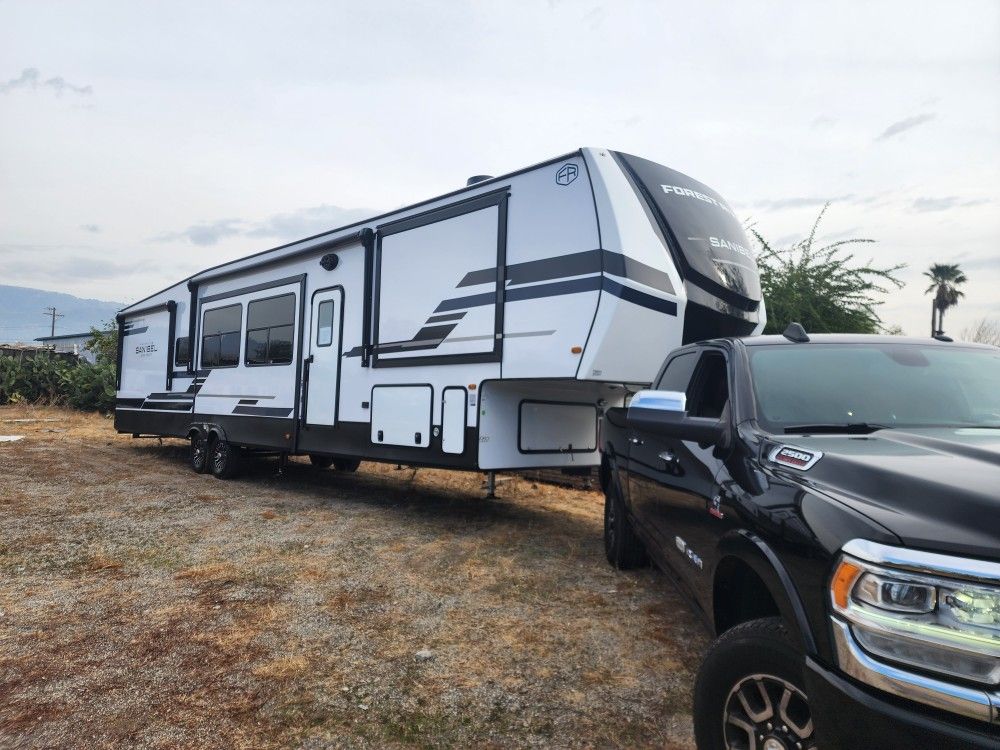 5th Wheel And Tow behind Transport