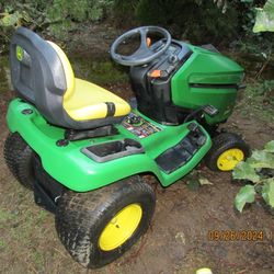 John Deere X360 Garden Tractor.  250hrs, Perfect Maintenance