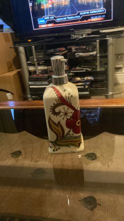 Ceramic lotion dispenser