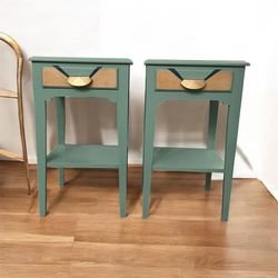 Vintage / Nightstands / solid wood / Dovetail Drawers