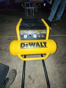 DeWalt 4.5 Gallon Air Compressor