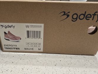 Brand New Size 6 GDefy