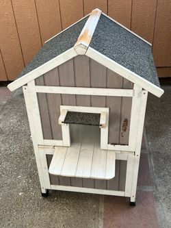 Outdoor Wooden Cat House with Asphalt Roof