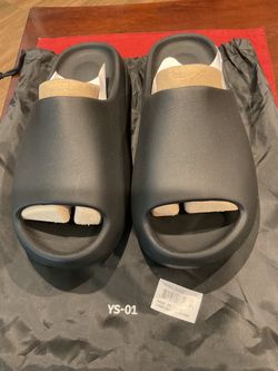 Yeezy Slides Size 11-Brand New Black