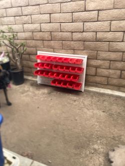 Adjustable storage bin
