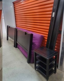 Beautiful Full/Twin Size Trundle Bed With Mattresses