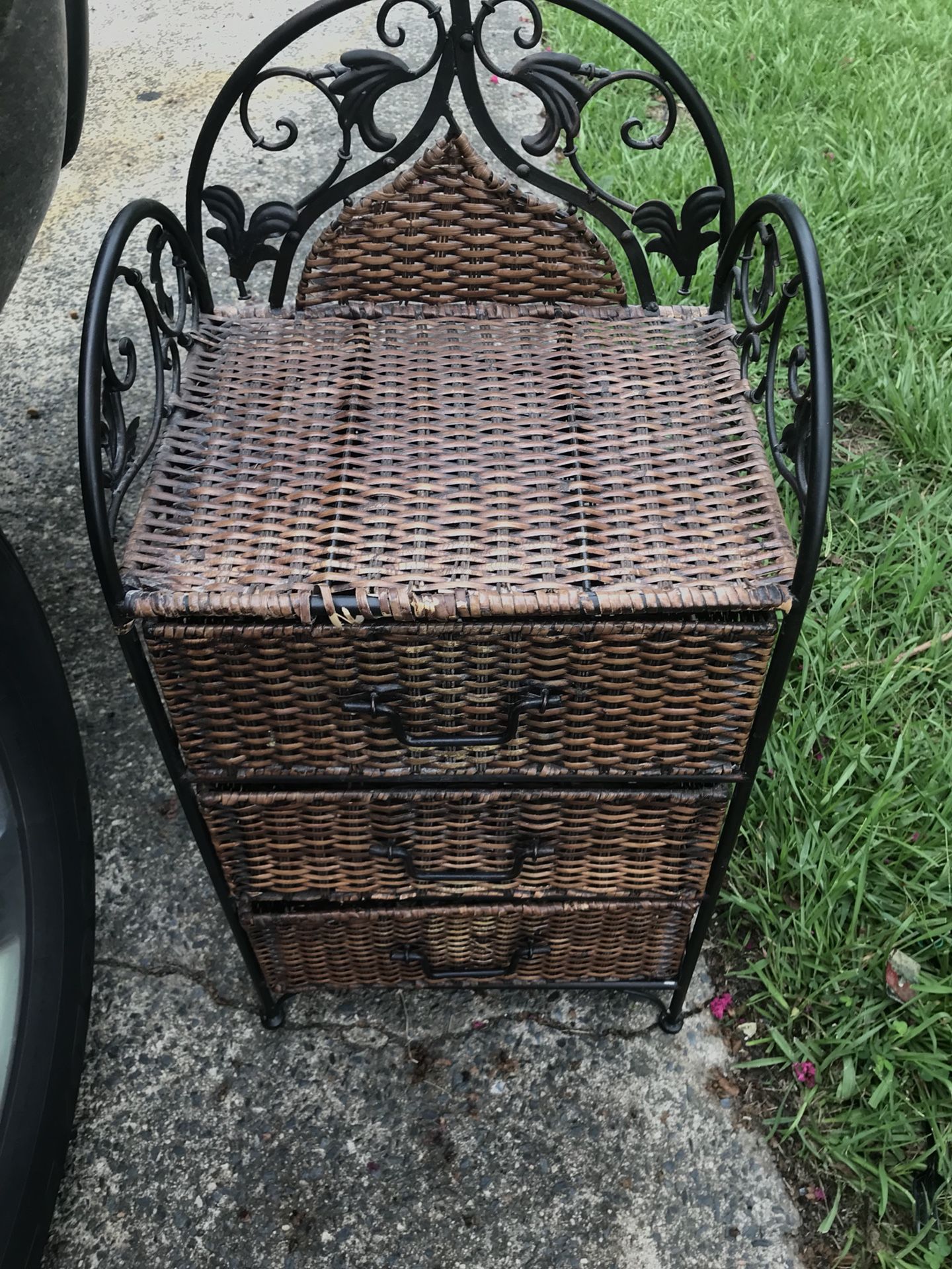 Small Wicker 3 drawer shelf with wrought iron frame