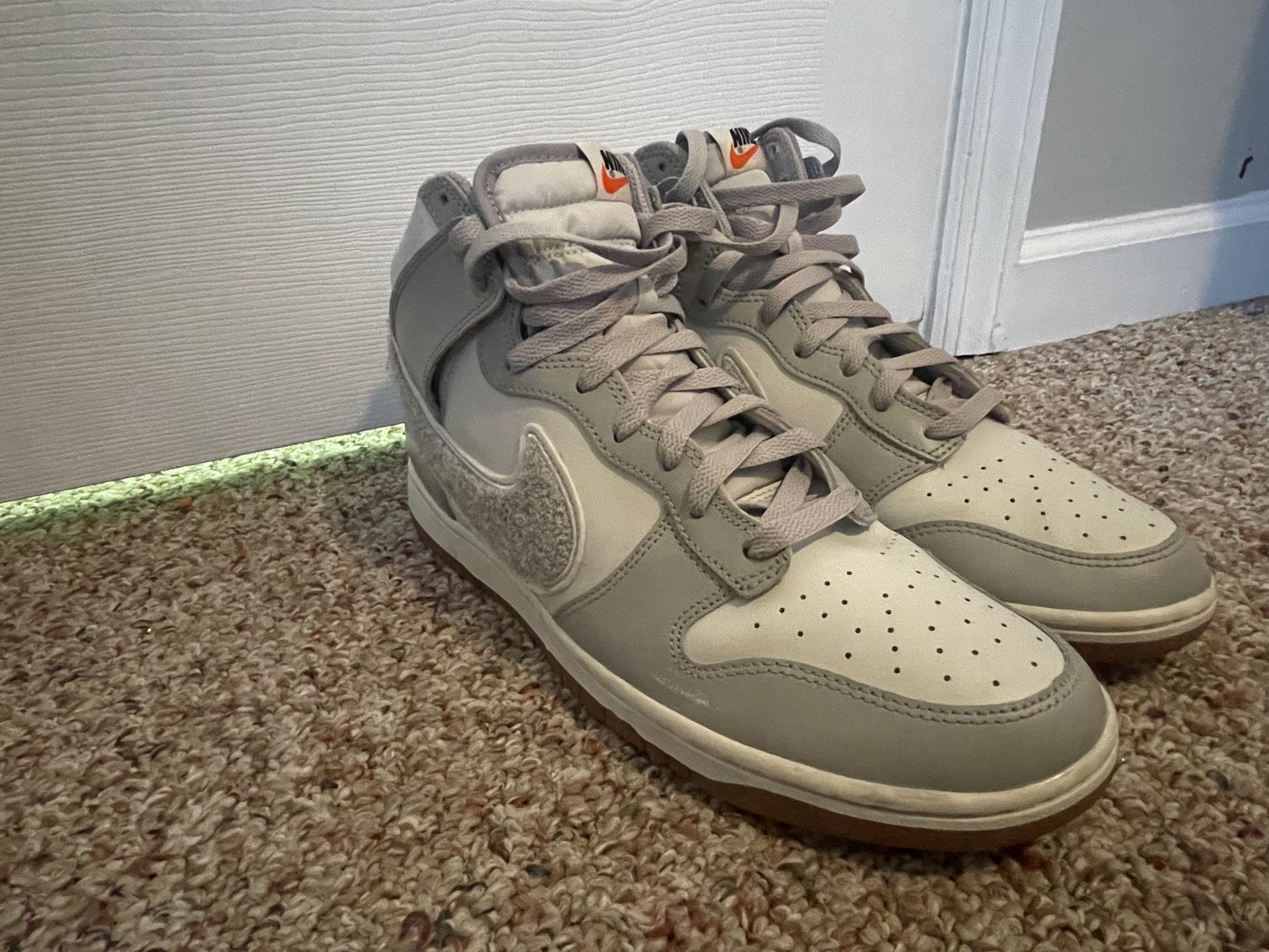 High Top Dunk High 'Chenille Swoosh - Light Smoke Grey'