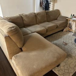 Couch Sectional (2 Pieces) 