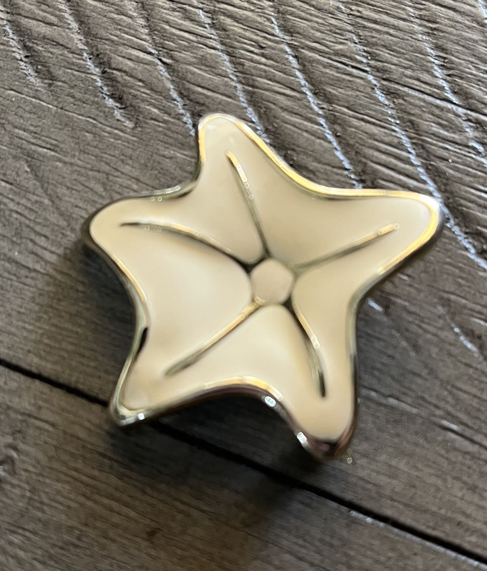 Vintage Enamel Good Tone Metal Starfish Brooch Pin Nautical Cruise Beachy Ocean